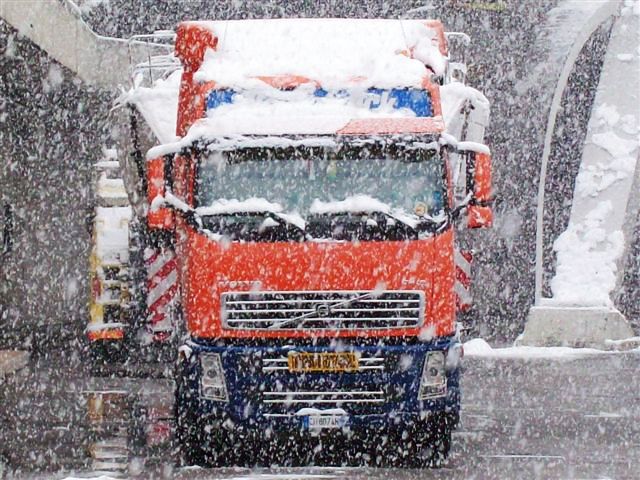 Emergenza neve. Nel Lazio divieto circolazione per mezzi pesanti