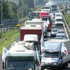 Francia: scioperano anche gli autotrasportatori